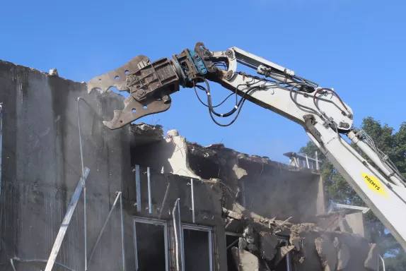 La pelle à pince de la société Premys est entrée en action le 19 août.