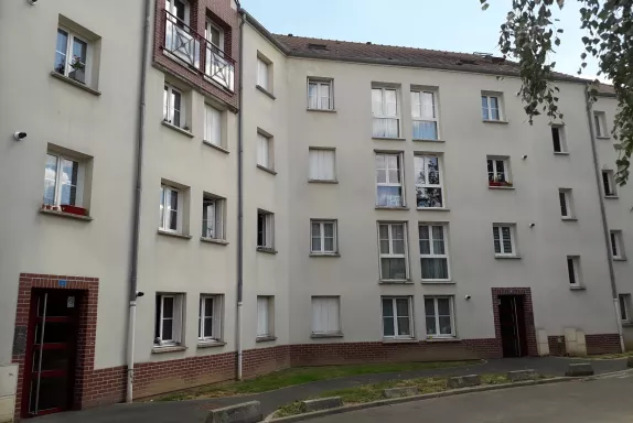 Les bâtiements 4 et 6 rue Martin Luther King à Saint Just en Chaussée