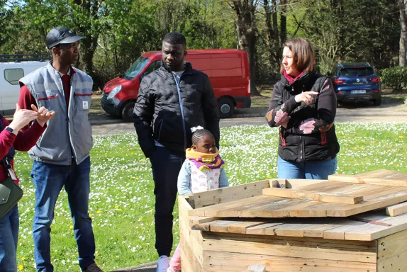 Le site de compostage a été présenté aux locataires le 6 avril 2023.