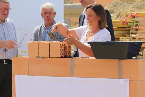 La première pierre a été posée le 7 juillet 2023 à Clermont.