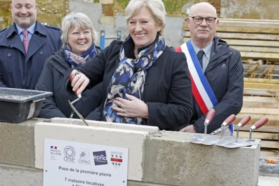 La première pierre a été posée le 13 mars 2024 à Abbecourt.