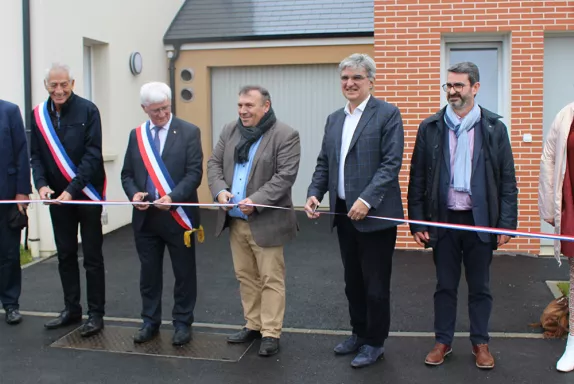 Logements et cabinets médicaux ont été inaugurés le 17 octobre 2024 à Sainte-Geneviève.