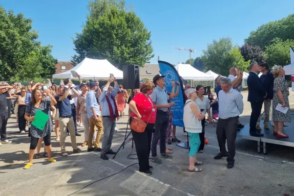 Les habitants du quartier ont été invités à assister au coup d'envoi des travaux, le 1er juillet 2025.