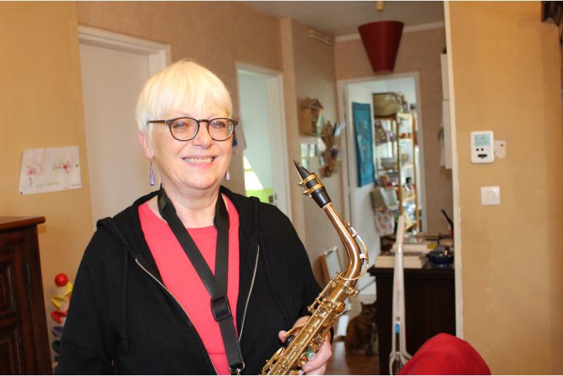 Locataire de l'OPAC de l'Oise, Marie-Agnès est passionnée de musique depuis l'enfance.