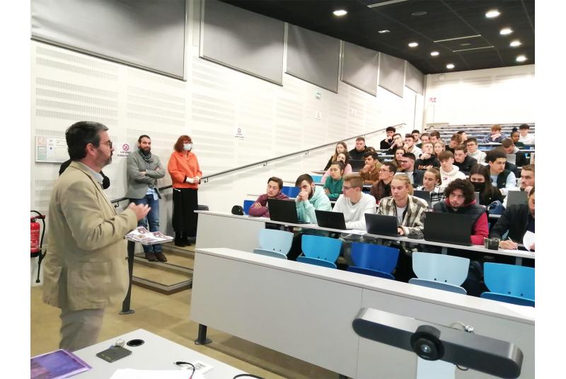 L'OPAC de l'Oise est allée à la rencontre des étudiants de l'IUT d'Amiens le 6 mai 2022